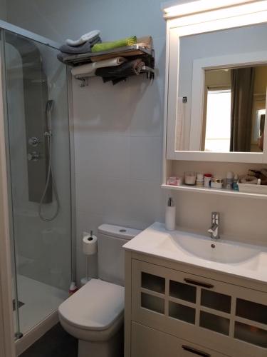 Apart 2 bedrooms 2 bathroom 30 nigth min WiFi washmachime elevator AC heather