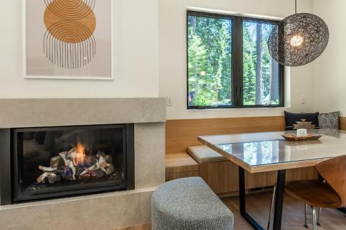 Fotografie z fotogalerie ubytování West Shore - Blackwood Basecamp v destinaci Tahoe Pines