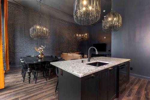 Gambar di galeri bagi Historic District Hideaway. 4bed di Louisville