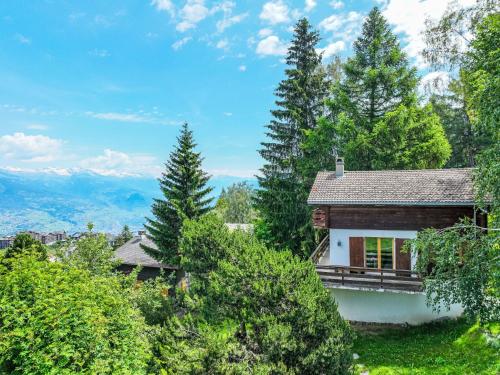 Chalet Les Etoiles by Interhome