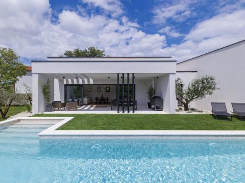 Holiday Home Villa Valla by Interhome