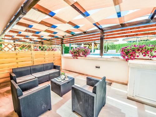 Apartment Petra-2 by Interhome