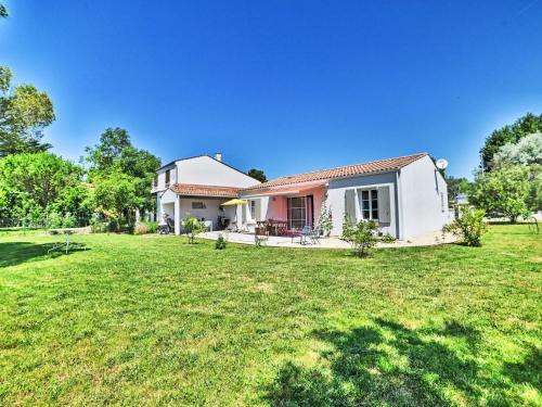 Κήπος έξω από το Holiday Home Le Mimosa by Interhome
