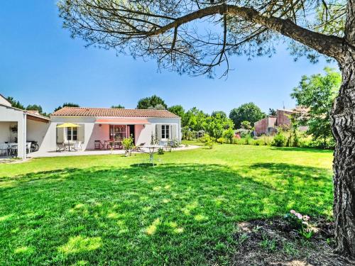 Κήπος έξω από το Holiday Home Le Mimosa by Interhome