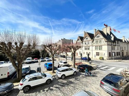 Reims - Place du forum spacieux T2 au centre-ville