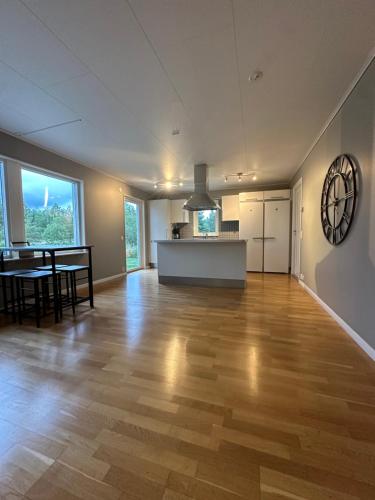Kuchyň nebo kuchyňský kout v ubytování Villa, Norrköping