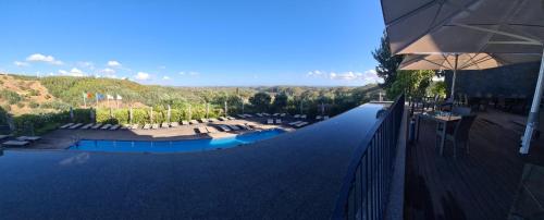 Bazén v ubytování Monchique Resort & Spa nebo v jeho okolí
