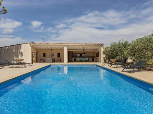 Holiday Home Cucuron by Interhome