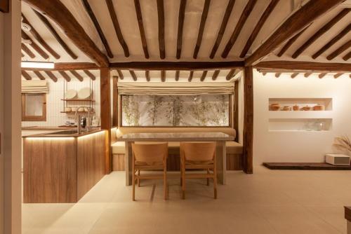 Dapur atau dapur kecil di Jeonju Hanok Stay Yeoyoo