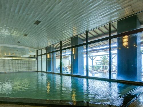 สระว่ายน้ำที่อยู่ใกล้ ๆ หรือใน Inatori Ginsuiso