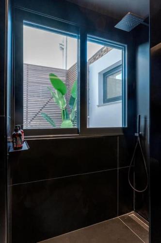 Perth Luxury Living, Athens