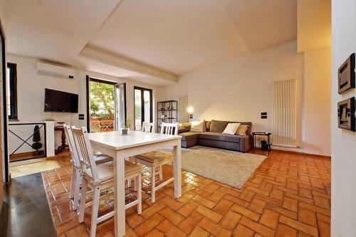 Vatican Luxury Apt with Garden