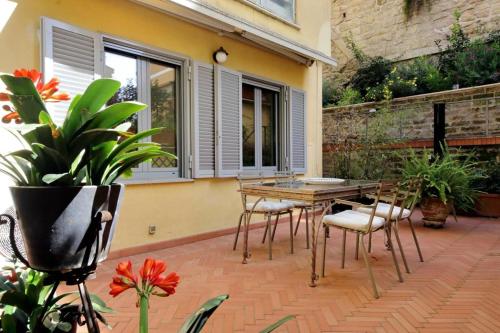 Vatican Luxury Apt with Garden