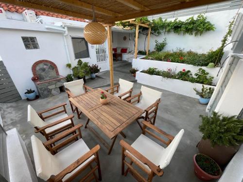 Balkón nebo terasa v ubytování Tsanis Guest House