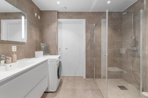 Bilik mandi di Monkey business in Kings Park apartment