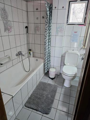 House Anatoli, veranda with view, 11 km to airport, 450 m to beach