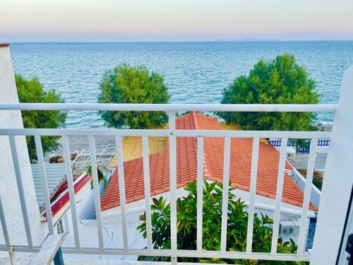 Γενική θέα στη θάλασσα ή θέα στη θάλασσα από  αυτό το ξενοδοχείο