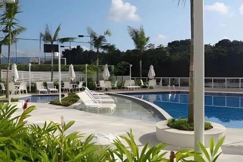 Bazén v ubytování Riviera Apartaments By BnbHost nebo v jeho okolí