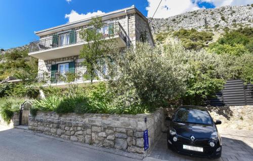 Awesome Home In Podstrana