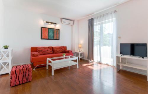 Awesome Home In Podstrana