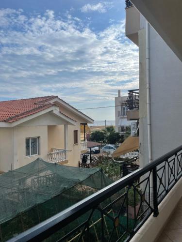 Το κτήριο όπου στεγάζεται  το διαμέρισμα