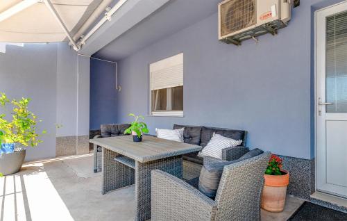 Awesome Apartment In Sibenik