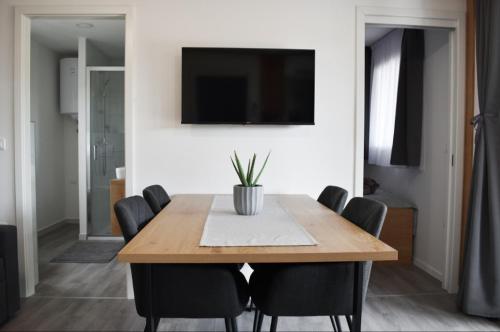 Et tv og/eller underholdning på Luxury mobile home INES