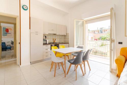 TheKeyStudio, Colori Del Mare with private parking in 2 mins from the beachにあるキッチンまたは簡易キッチン