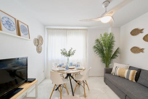 Fuengirola Beach Apartment by Stay Belonio