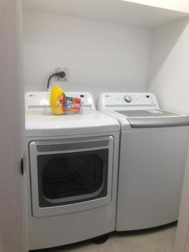 Gallery image of Private modern basement in Aurora