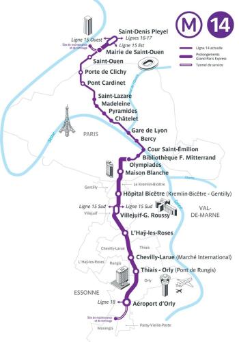 une carte de la ligne de métro prévue à Paris dans l'établissement Bord de seine, à LʼÎle-Saint-Denis