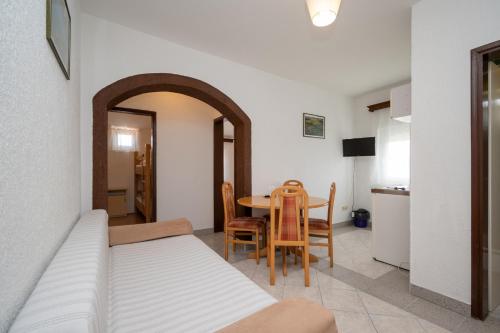 Apartments and rooms with parking space Biograd na Moru, Biograd - 4305