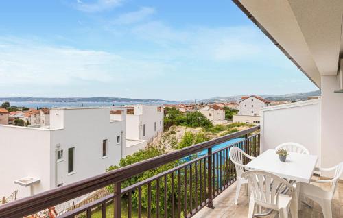 2 Bedroom Amazing Apartment In Kastel Kambelovac