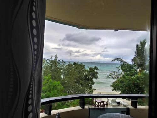 Crown Beach Villas with direct access to the Bikini Beach photo 3