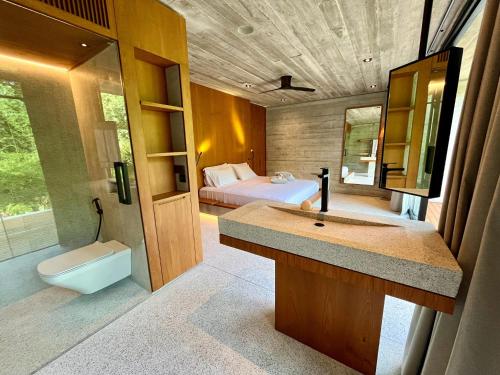 Koupelna v ubytování Cape Pakarang Wow Wild Wellness Escapes