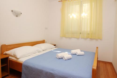 Apartments with parking space Baska, Krk - 22713