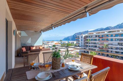 Top Floor Ocean View Apt by Dream Homes Tenerife