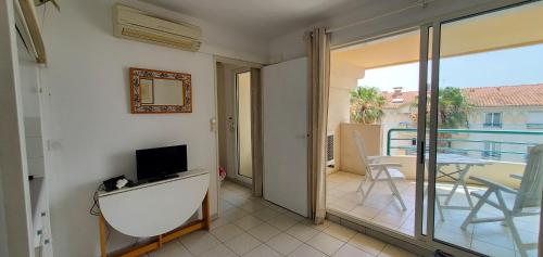 Port Frejus, 100 m des plages, le CESAREE, T2 30m2