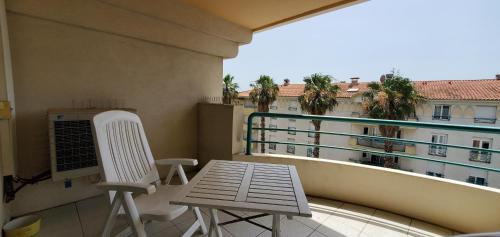 Port Frejus, 100 m des plages, le CESAREE, T2 30m2