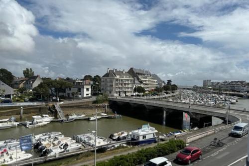 Charming T2 with harbor view