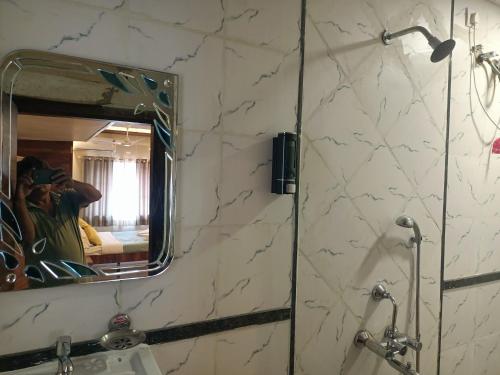 Bilik mandi di Nikams Villa 6,BHK With Swimming Pool