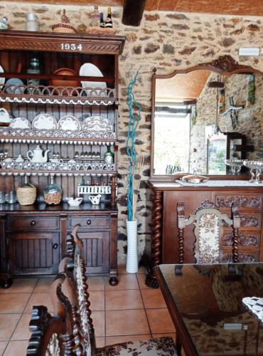 Ο χώρος του lounge ή του μπαρ στο Fogar de Insua
