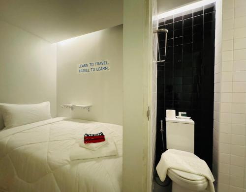 Ένα μπάνιο στο Bei Otto Haus Saladaeng Bangkok