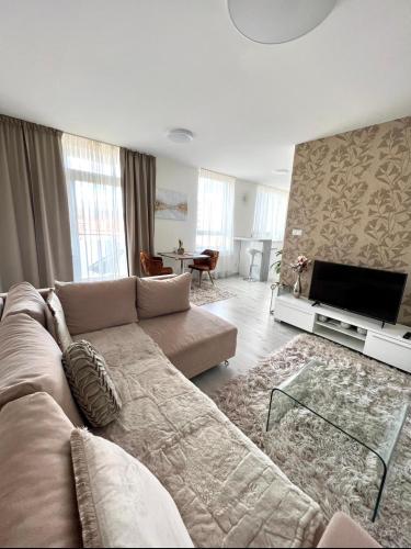 Palace Hill apartment 3L