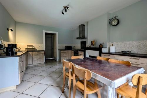 Dapur atau dapur kecil di Séjour ressourçant au coin des Amarantes