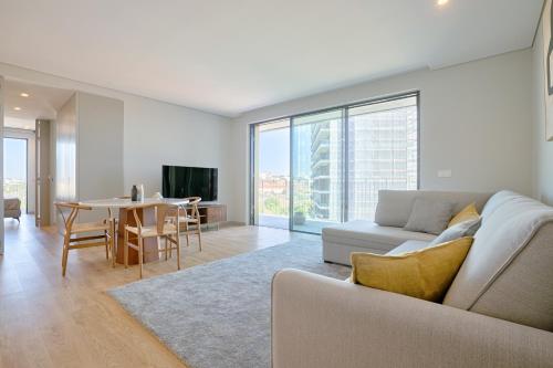 Brand New Luxurious Ap T2 - Amazing View- with garage