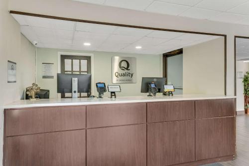 Khu vực sảnh/lễ tân tại Quality Inn