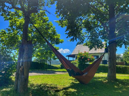 O grădină în afara Apartman Cherry Plitvice Lakes