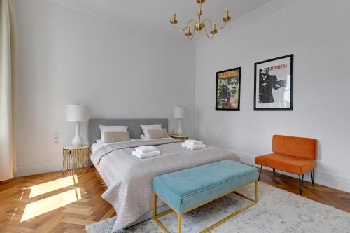 Posteľ alebo postele v izbe v ubytovaní BLUE MANDARIN Premium II