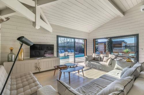 Photo de la galerie de l'établissement Luxurious and spacious 200 m house, à Arès